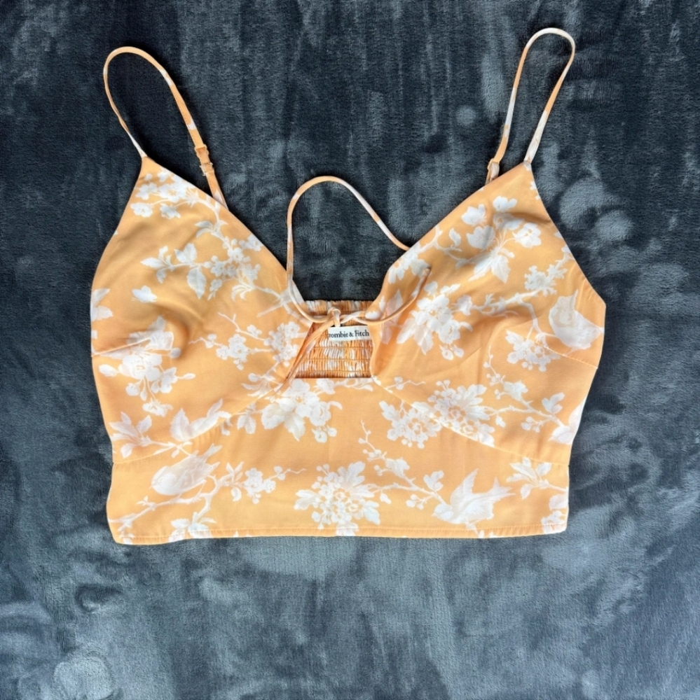 Abercrombie & Fitch Keyhole Cropped Tank Top